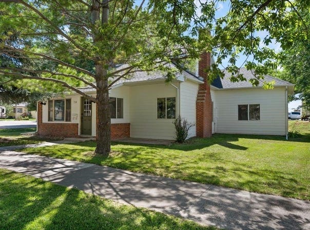 716 8th Avenue, Belle Fourche, SD 57717