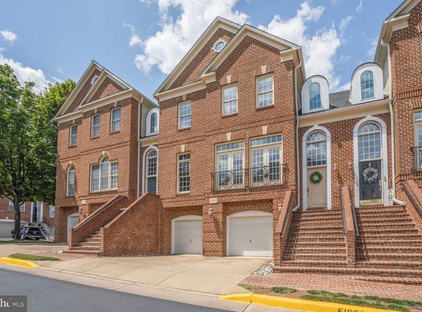 47834 SCOTSBOROUGH SQUARE, POTOMAC FALLS, VA 20165