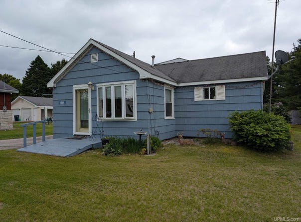 1108 S Co Rd 442, Cooks, MI 49817