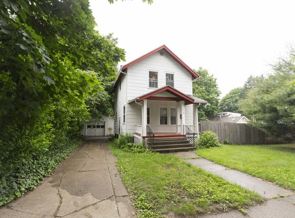 318 Cecil Street, Buchanan, MI 49107