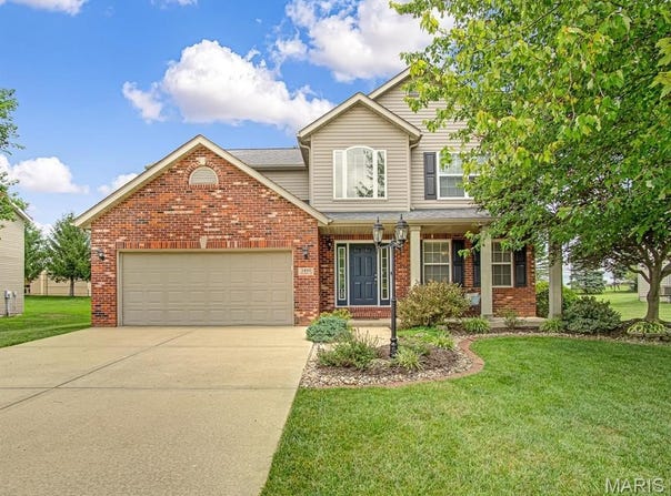 3490 Vicksburg Drive, Edwardsville, IL 62025