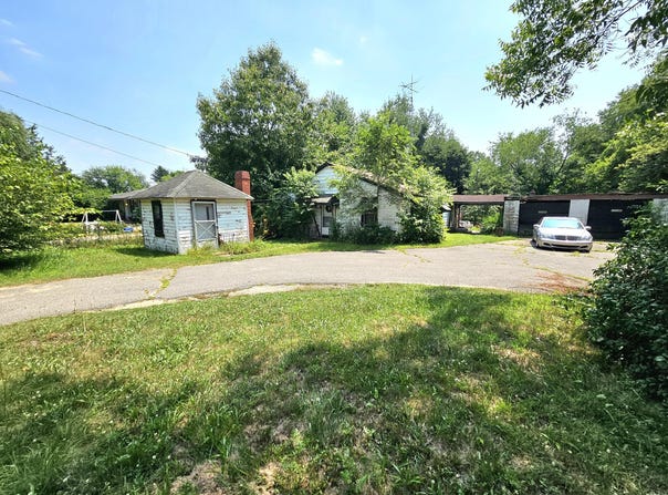 17881 S River Road, Three Rivers, MI 49093