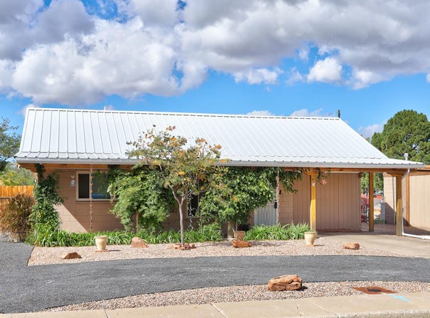 2733 Florida Street NE, Albuquerque, NM 87110