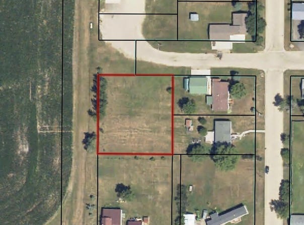 S Maple Avenue, Ipswich, SD 57451