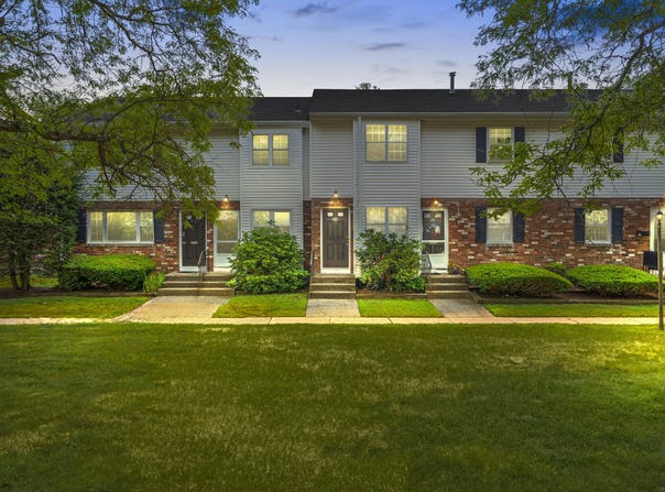 5 Bradley Circle, Enfield, CT 06082
