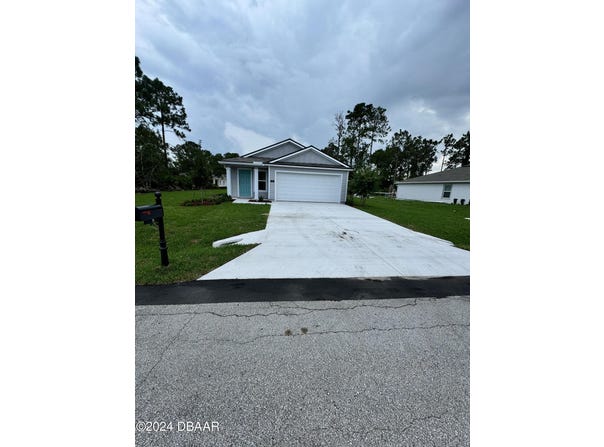 8 Phoenix Lane, Palm Coast, FL 32164