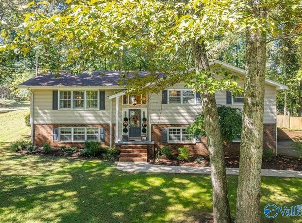 1810 Becky Lane, Scottsboro, AL 35769