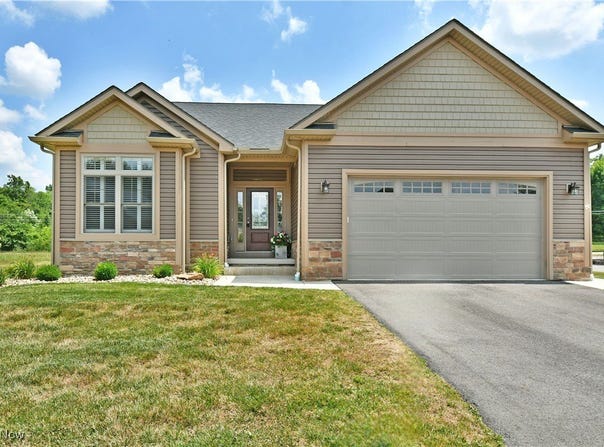 2080 Briarwood Court, Poland, OH 44514
