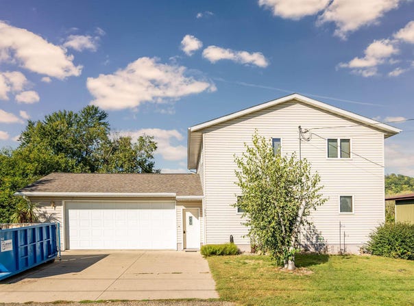 295 Abel Drive, Guttenberg, IA 52052