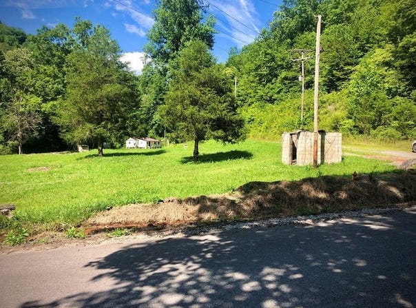 905 Arnold Fork Road, Kite, KY 41828