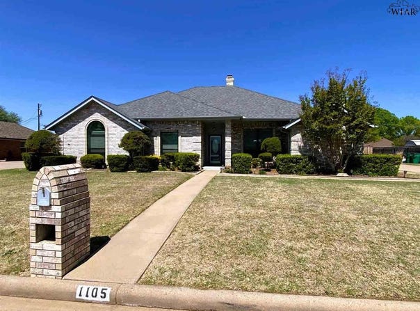1105 PHEASANT LANE, Burkburnett, TX 76354