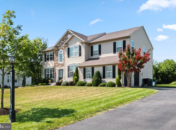 52 FORAGE DRIVE, MICKLETON, NJ 08056