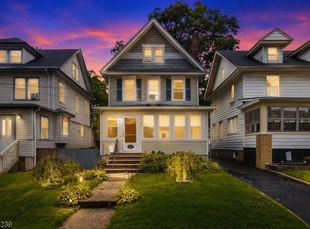 345 E Clay Ave, Roselle Park Boro, NJ 07204-2161