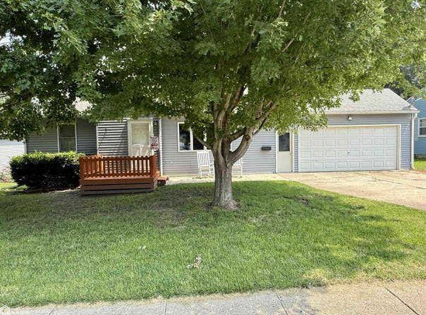 1852 Quint Avenue, Carroll, IA 51401