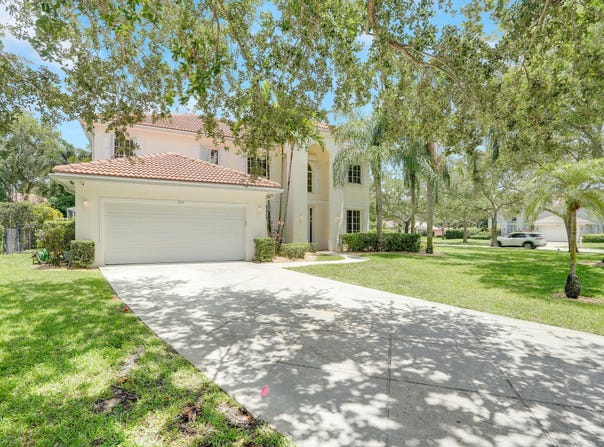 220 Blackbird Lane, Jupiter, FL 33458