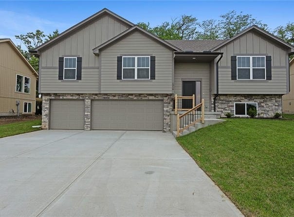 1316 N Holland Court, Independence, MO 64056