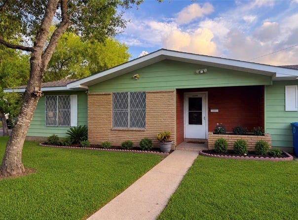 806 Leland Circle, Beeville, TX 78102