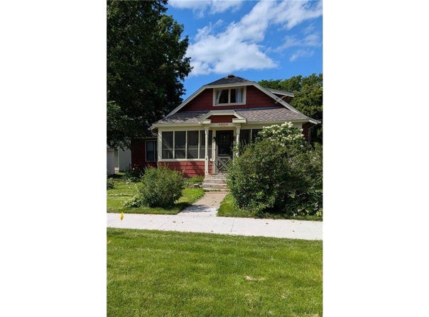 405 8th Street E, Northfield, MN 55057