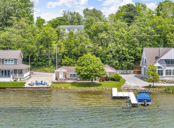 220 Pentecost Highway, Onsted, MI 49265