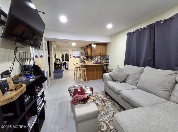 37 Beachway Avenue, Keansburg, NJ 07734