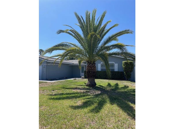8588 NW 27th Dr, Coral Springs, FL 33065
