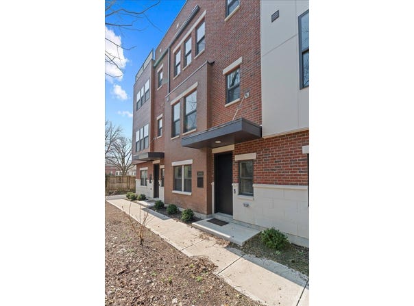 3906 Edwards Road, Cincinnati, OH 45209