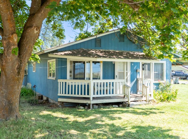 8 RIVERWOOD CIR, KETTLE FALLS, WA 99141