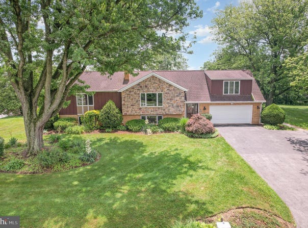 6551 LYTERS LANE, HARRISBURG, PA 17111