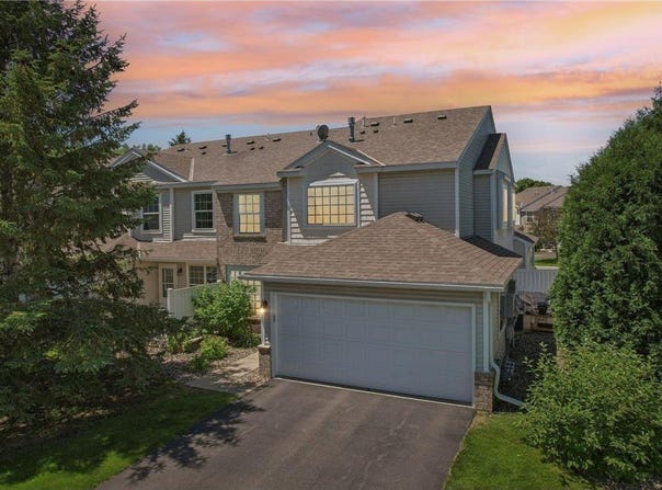 2754 Wagon Wheel Trail, Chaska, MN 55318