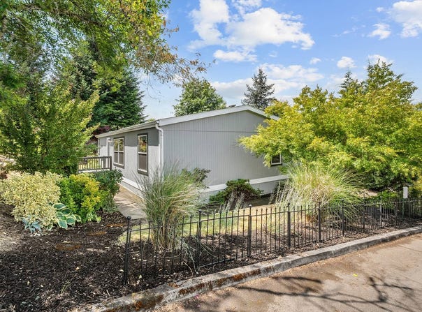 14995 S Blue Vista Dr, Oregon City, OR 97045