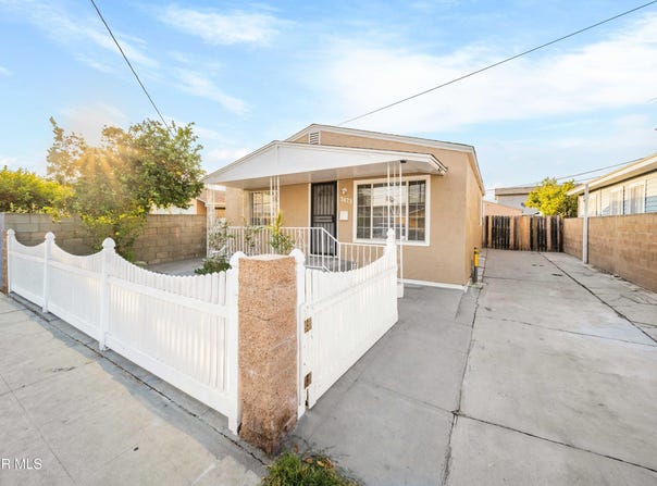 3473 W 63rd Street, Los Angeles, CA 90043