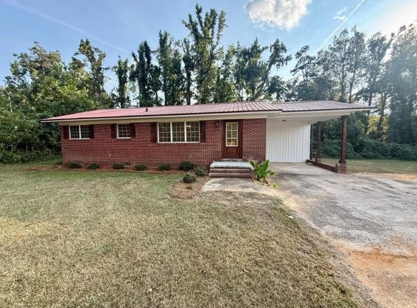 1607 E Church St, Booneville, MS 38829
