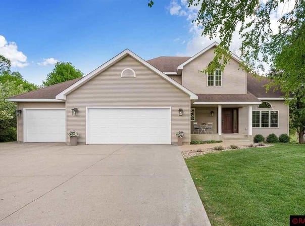 14430 Rice Lake Drive, Waseca, MN 56093