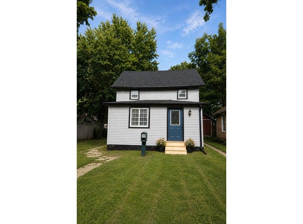 808 Jackson Avenue, Dixon, IL 61021