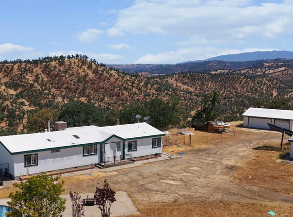 3287 Yolla Bolly Road, Igo, CA 96047