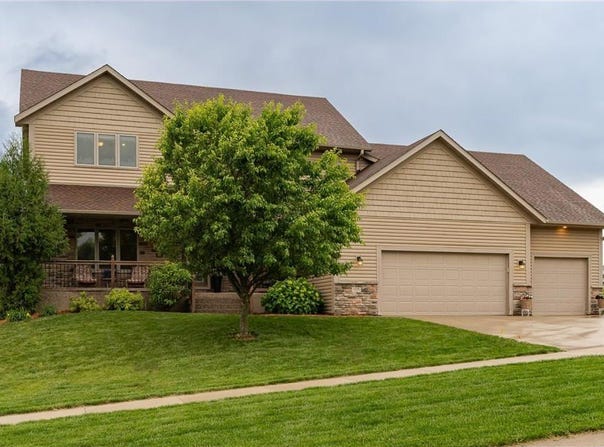 1833 Shannon Oaks Boulevard NE, Rochester, MN 55906