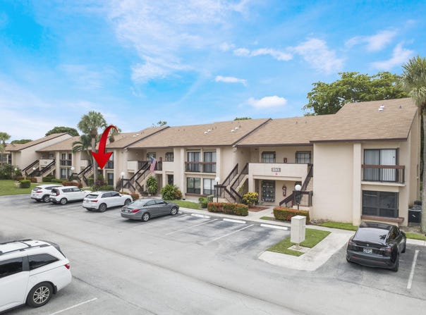 2241 SW 15th Street, Deerfield Beach, FL 33442