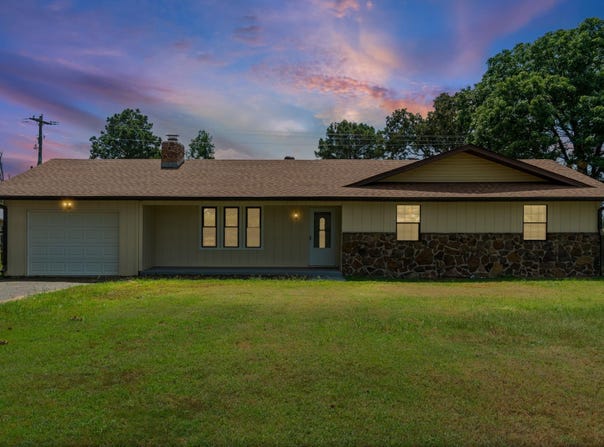 468 Honey Hill Rd., Searcy, AR 72143