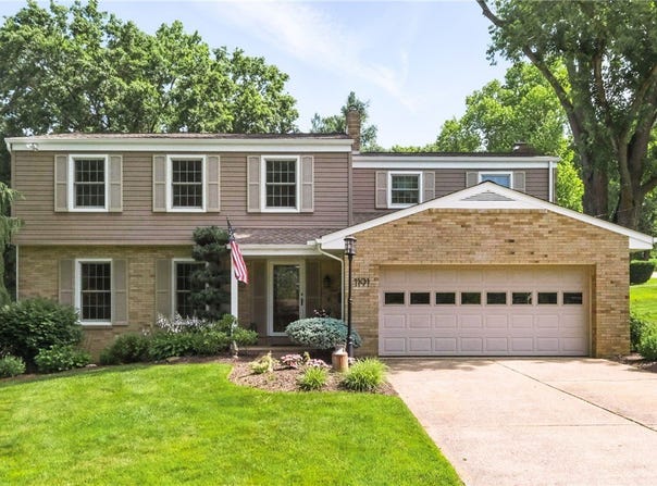 1191 Polaris Circle, St Clair, PA 15241