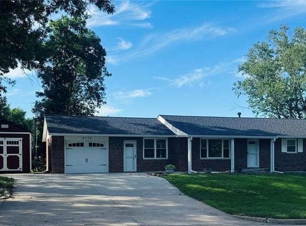 4114 W Ely Road, Hannibal, MO 63401