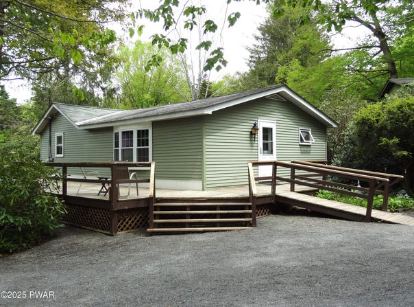 58 Branch Road, Greentown, PA 18426