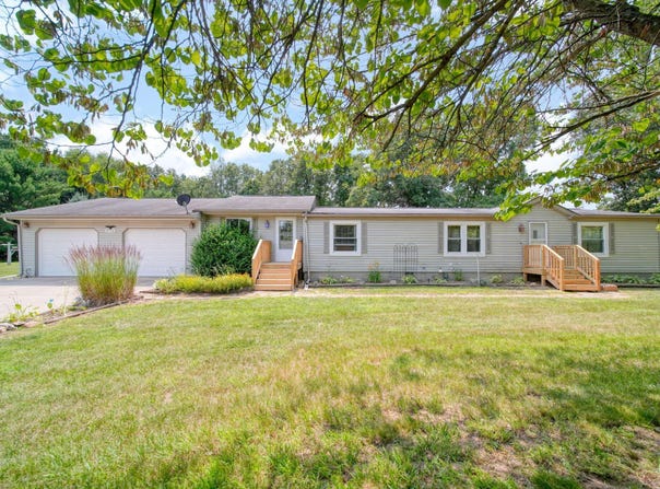 8756 Portage Lake Road, Munith, MI 49259