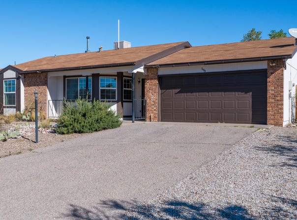 590 Hewlett Drive NE, Rio Rancho, NM 87124