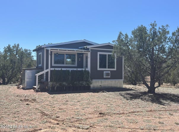 182 NE Cooks Trail, Ash Fork, AZ 86320