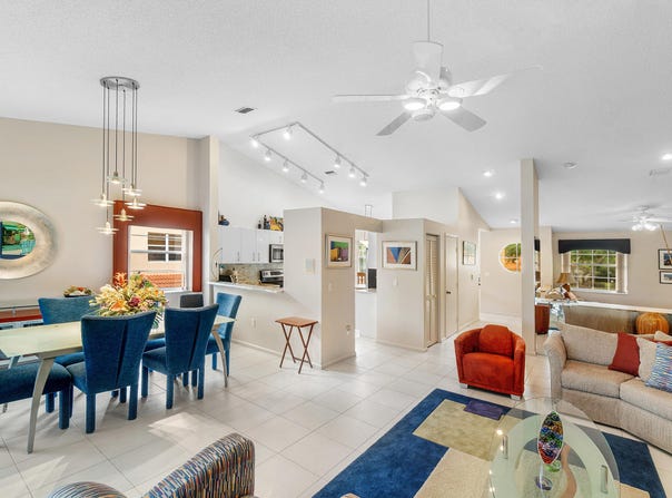 9829 Seacrest Circle, Boynton Beach, FL 33437