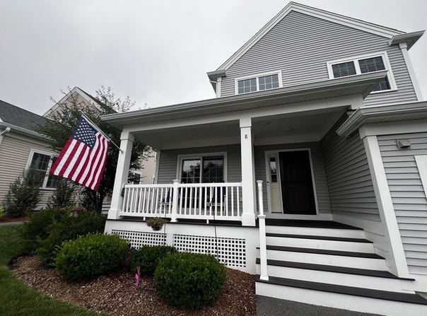 8 Clipper Rd, Plymouth, MA 02360