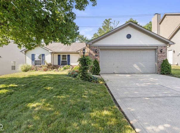 7009 Thousand Oaks Lane, Indianapolis, IN 46214