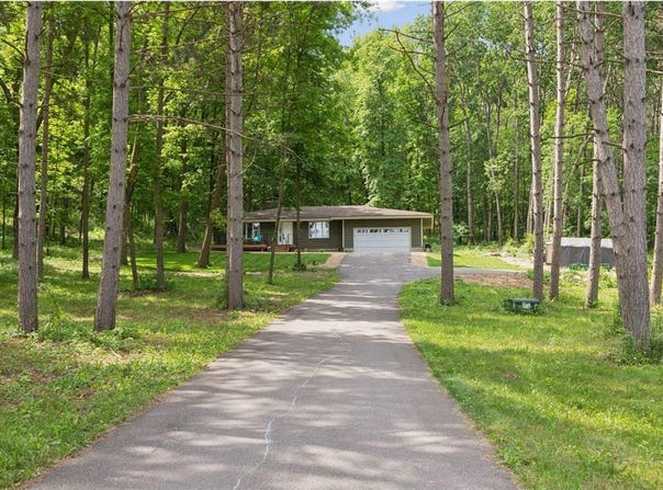 303 S Cove Road, Troy Twp, WI 54016