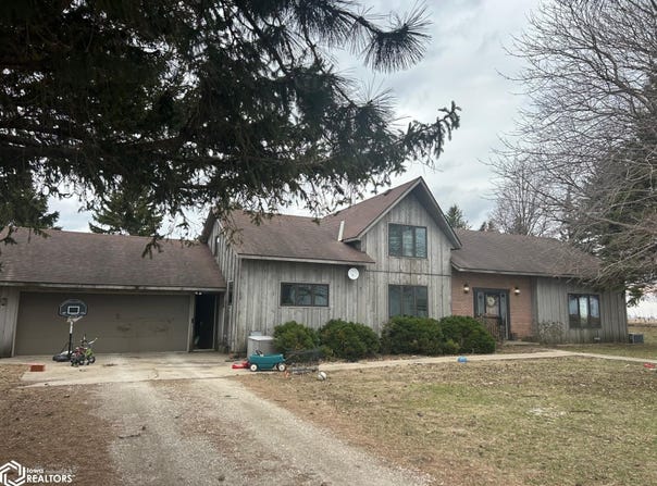 1674 240th, Eagle Grove, IA 50533