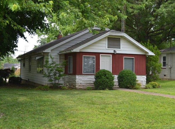 602 E. Taylor St., Grayville, IL 62844